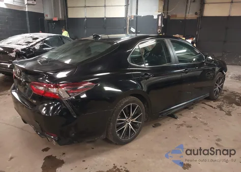 2022 Toyota Camry Se z USA, uszkodzony, nr VIN 4T1G11AK9NU050621